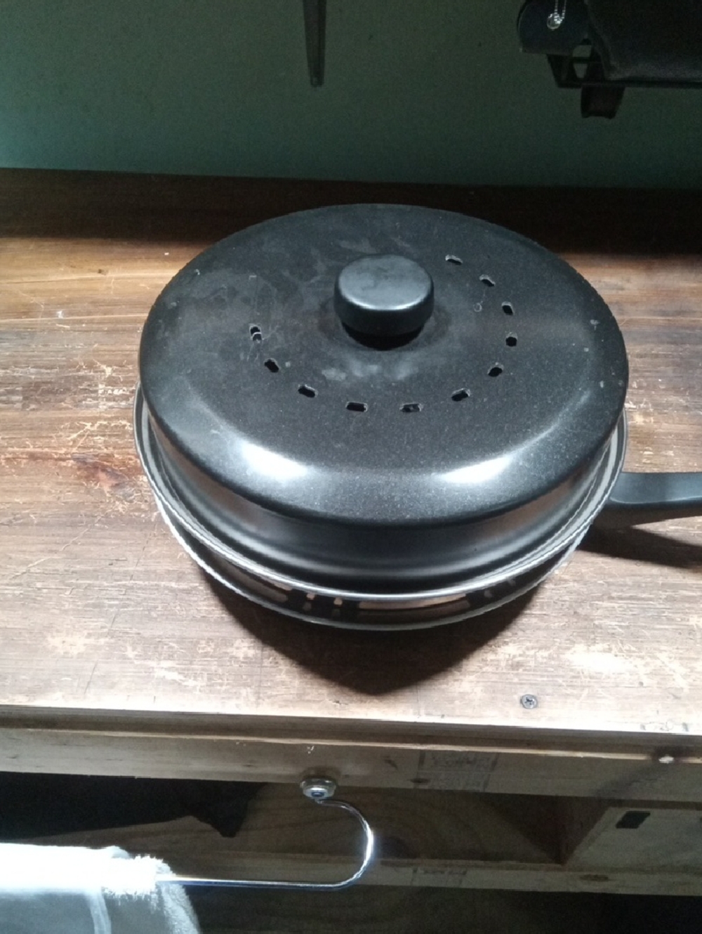 Black Nonstick Multi-Purpose Stovetop Skillet with Lid